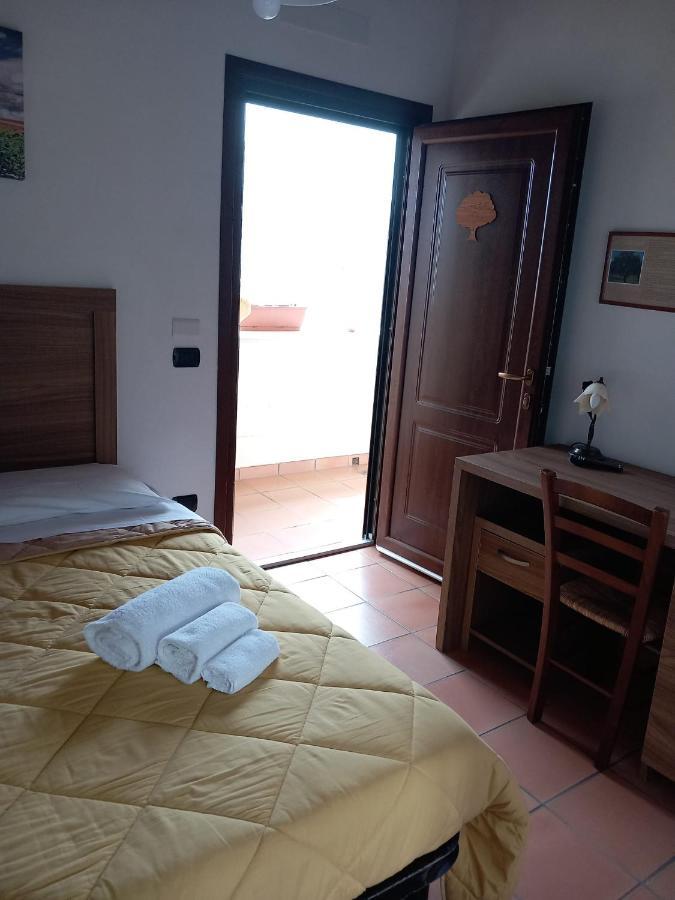 Agriturismo L'Ulivo Padula Bagian luar foto