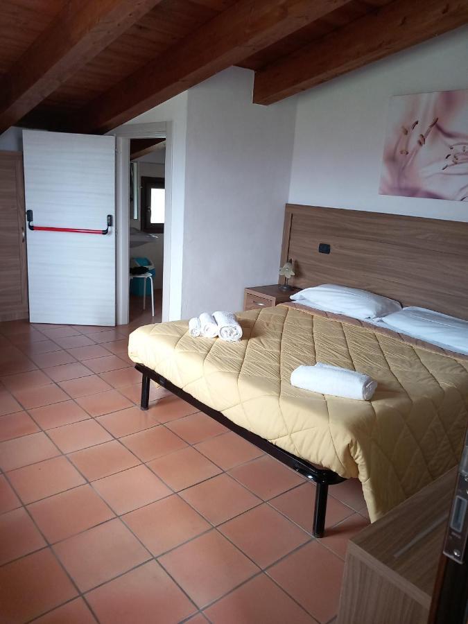 Agriturismo L'Ulivo Padula Bagian luar foto