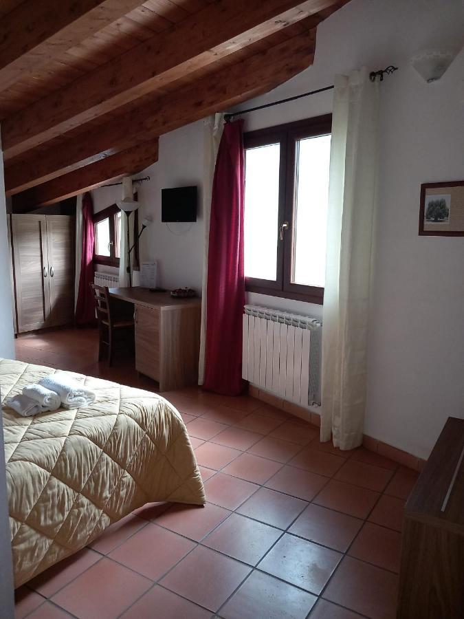 Agriturismo L'Ulivo Padula Bagian luar foto