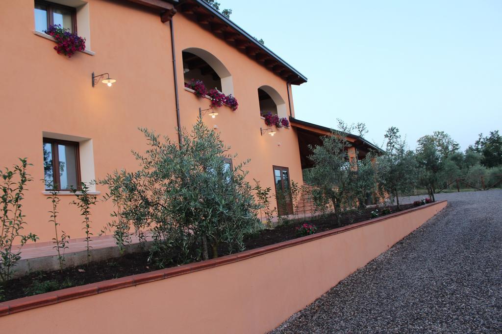 Agriturismo L'Ulivo Padula Bagian luar foto