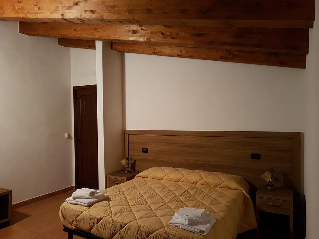 Agriturismo L'Ulivo Padula Bagian luar foto